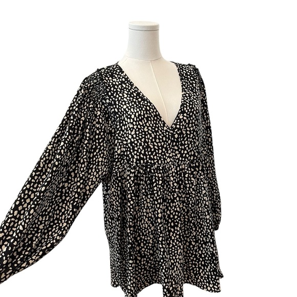 Umgee Women's 1XL Black White Relaxed Plus Babydoll Work Casual Flowy Blouse - Picture 3 of 5